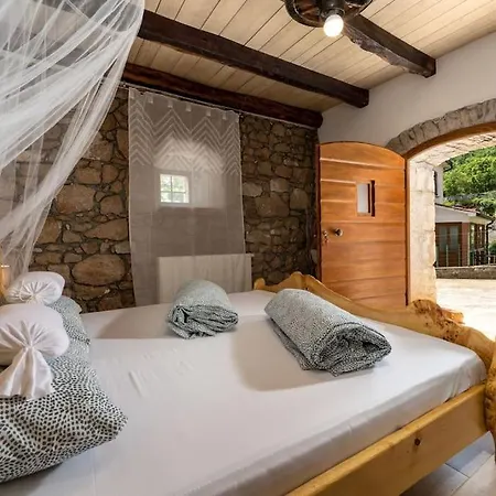 Zaria Villa