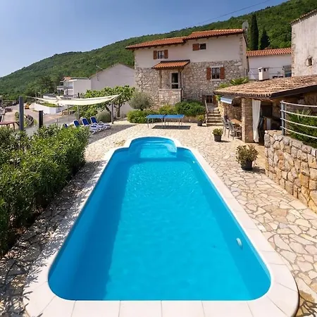 Zaria Villa